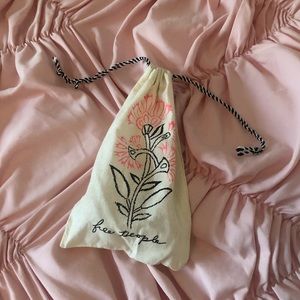 ✨Free People Hair Clip In Bag✨
